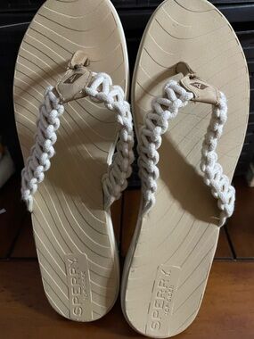 Sperry Women’s Tan Sandal with Braided Ivory Strap